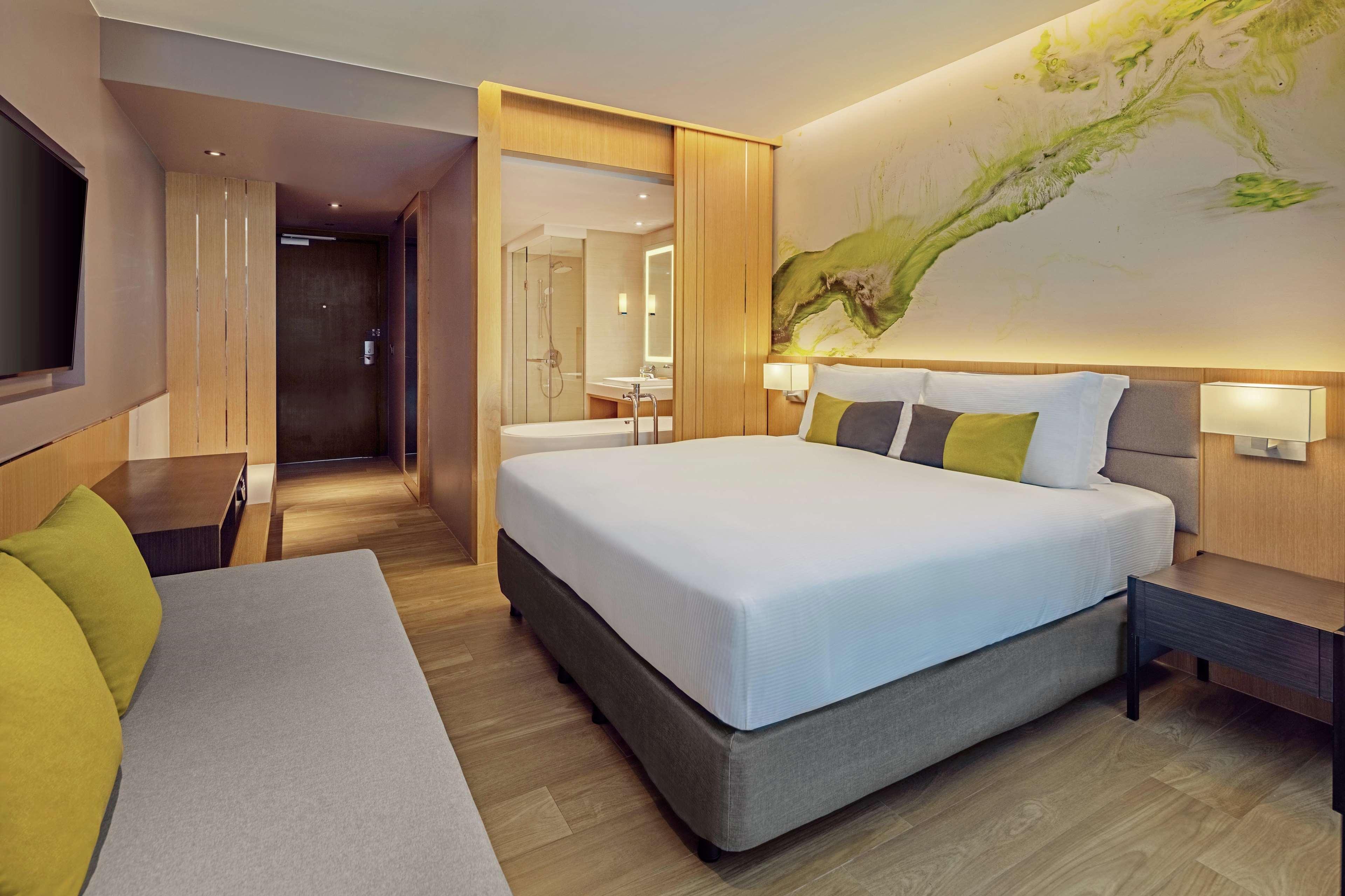 Курортный комплекс Doubletree By Hilton Phuket Banthai Patong